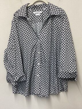 Foxcroft Black and White Geometric Button-Down Shirt